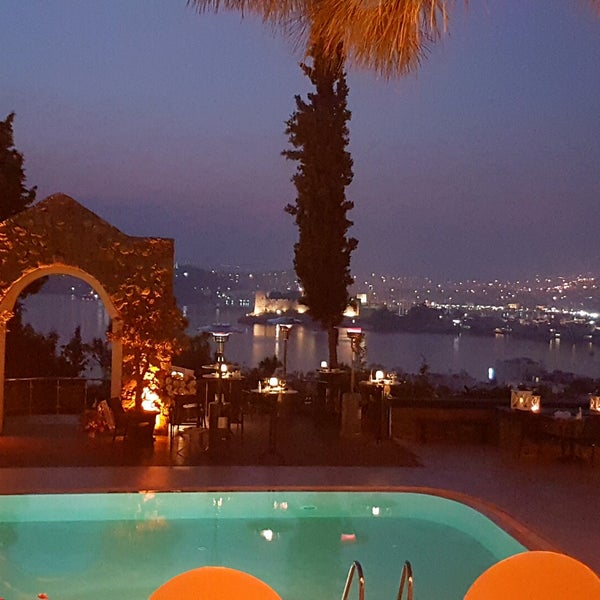 รูปภาพถ่ายที่ Manastır Hotel &amp; Suites โดย K@Y@ เมื่อ 12/21/2020