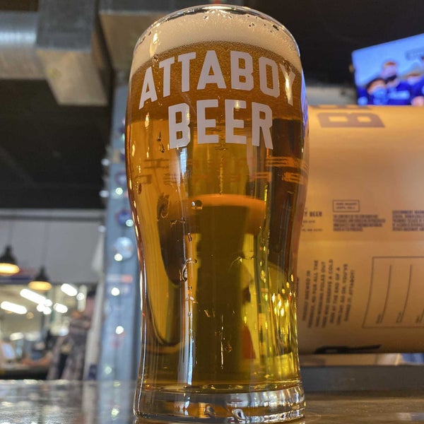 Foto tirada no(a) Attaboy Beer por John B. em 1/14/2023