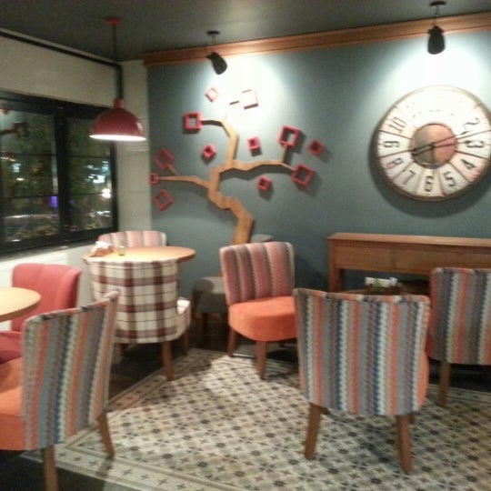 Photo taken at Alins Cafe Restaurant by Cüneyt B. on 12/12/2012