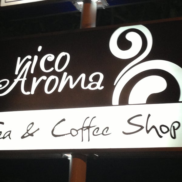 Photo taken at Rico Aroma Tea &amp; Coffee Shop by Felipe A. on 4/26/2013