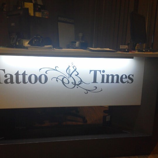 Foto tirada no(a) Tattoo Times por Елена Н. em 11/10/2012