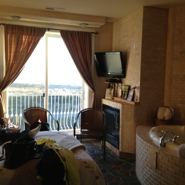 Photos at Collins Inn & Seaside Cottages Inn in Ocean Shores