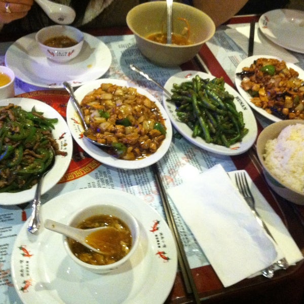 Снимок сделан в Henry&#39;s Hunan Restaurant пользователем Christina H. 5/18/2013