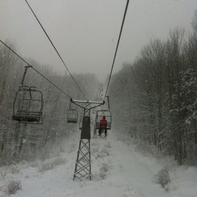 รูปภาพถ่ายที่ Greek Peak Mountain Resort โดย Kris R. เมื่อ 12/29/2012