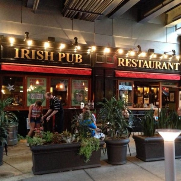 Photo taken at Rí Rá Irish Pub by Jeff E. on 7/6/2013