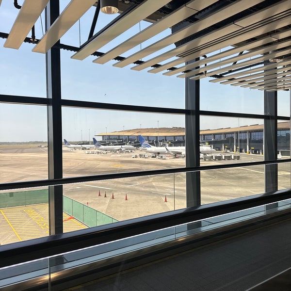 Foto diambil di Aeropuerto Internacional de Tocumen (PTY) oleh Juan Diego S. pada 3/25/2024