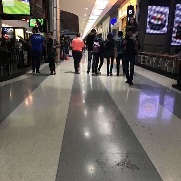 Foto scattata a Centro Comercial Gran Estación da Juan Diego S. il 11/5/2017