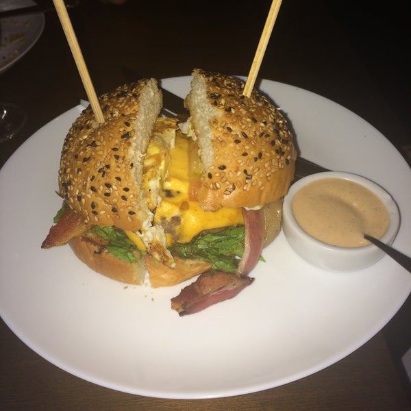 Photo taken at Meatpacking NY Prime Burgers by Ulisses J. on 1/27/2016