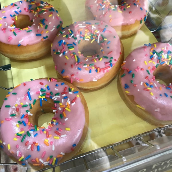 1/24/2017에 Yumi :)님이 Dunkin&#39; Donuts에서 찍은 사진