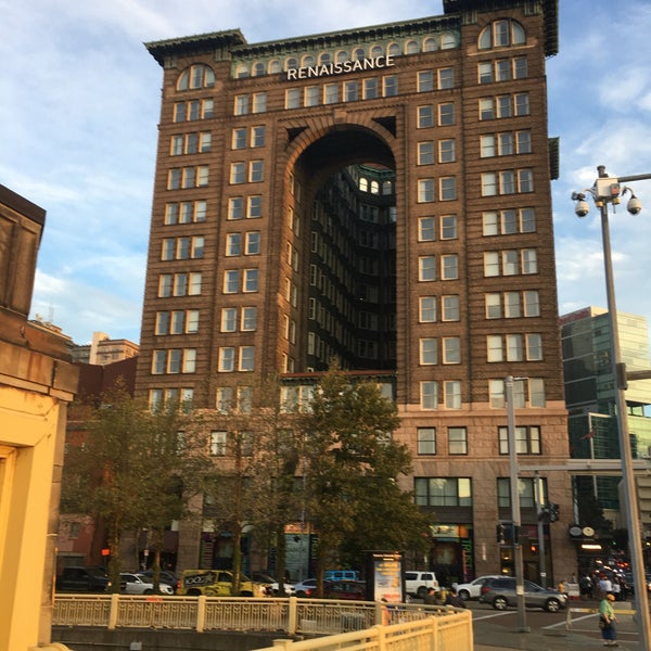 Photo taken at Renaissance Pittsburgh Hotel by Ryan S. on 9/23/2017