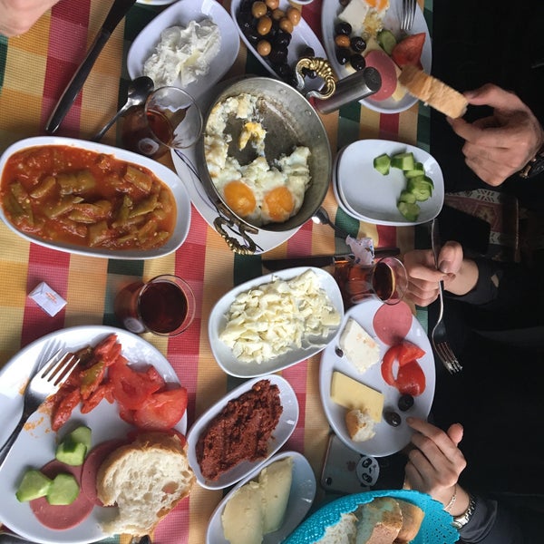 11/18/2018 tarihinde Meltem Y.ziyaretçi tarafından Trikos Cafe - Brunch'de çekilen fotoğraf