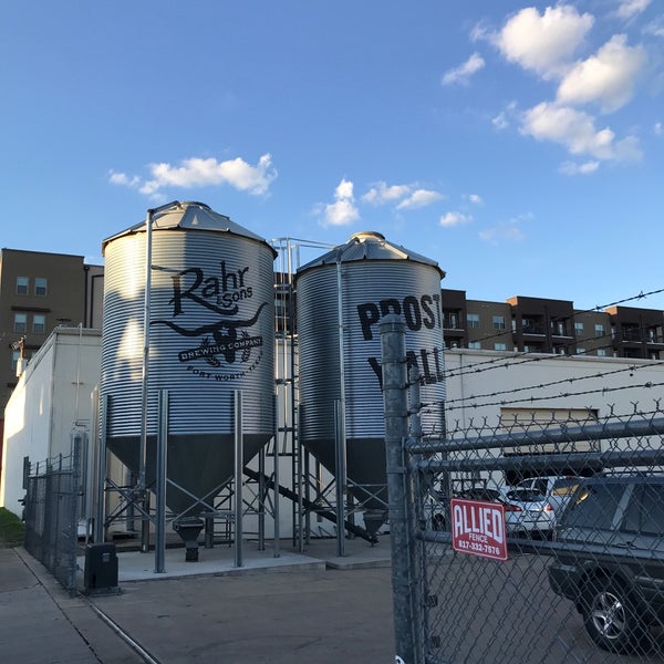 Foto tirada no(a) Rahr &amp; Sons Brewing Co. por Jason C. em 8/30/2018