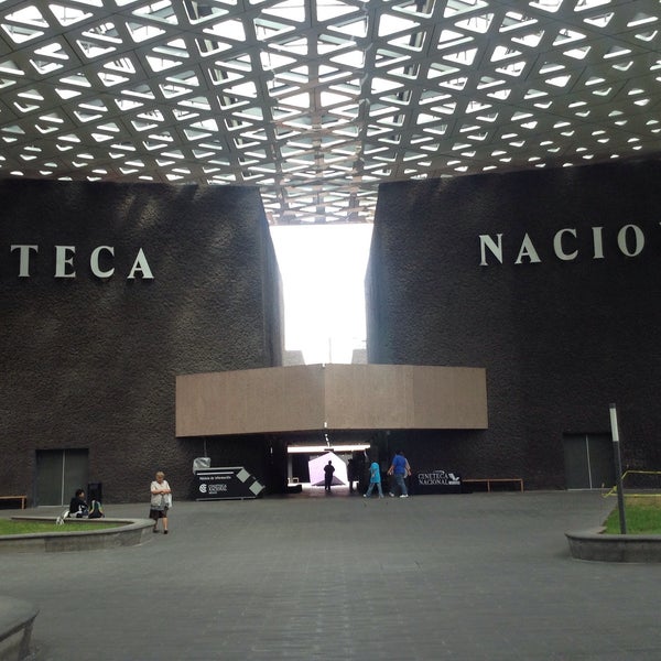 รูปภาพถ่ายที่ Cineteca Nacional โดย LiLi P. เมื่อ 10/24/2015