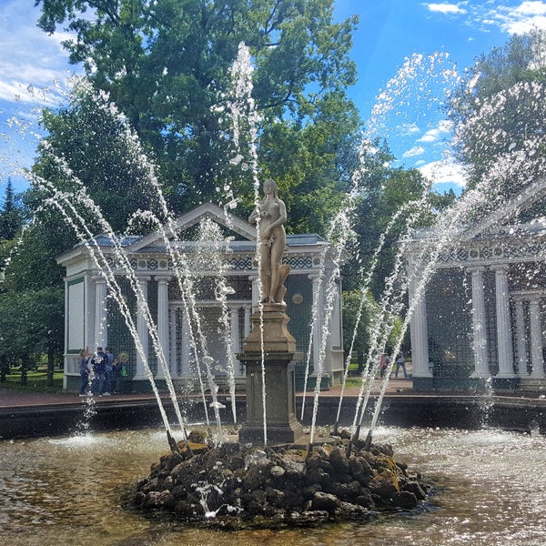 7/18/2017 tarihinde Cevdet Y.ziyaretçi tarafından Новый Петергоф / New Peterhof'de çekilen fotoğraf