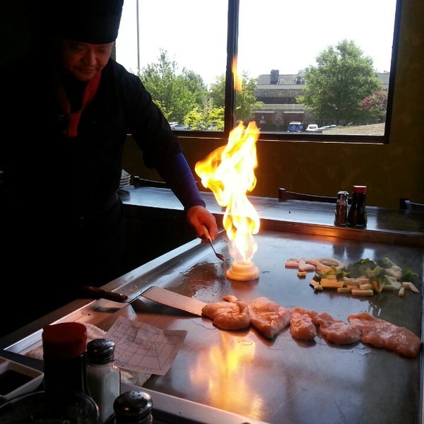7/18/2013에 April M.님이 Ichiban Steak &amp; Sushi에서 찍은 사진