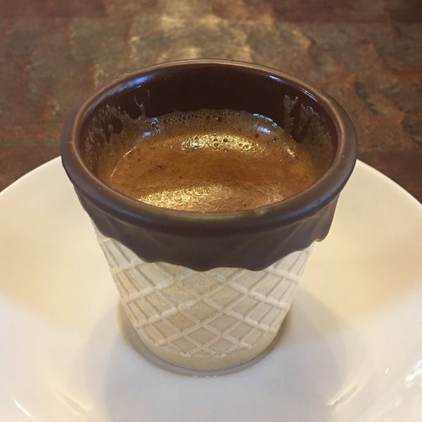 Foto tirada no(a) Firehouse Coffee &amp; Teas por Lisa C. em 4/7/2018