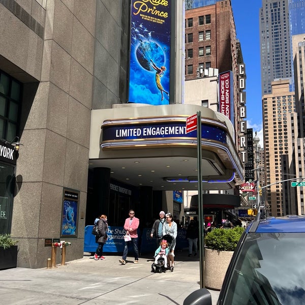 Foto tirada no(a) Broadway Theatre por Paul D. em 4/17/2022