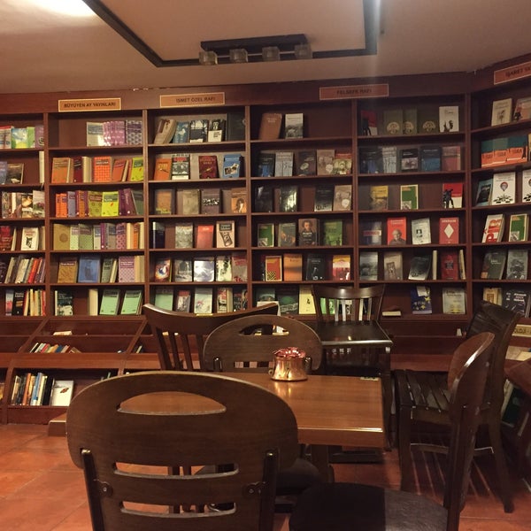 5/22/2018 tarihinde Şule Ö.ziyaretçi tarafından Kurtuba Kitap &amp; Kahve'de çekilen fotoğraf