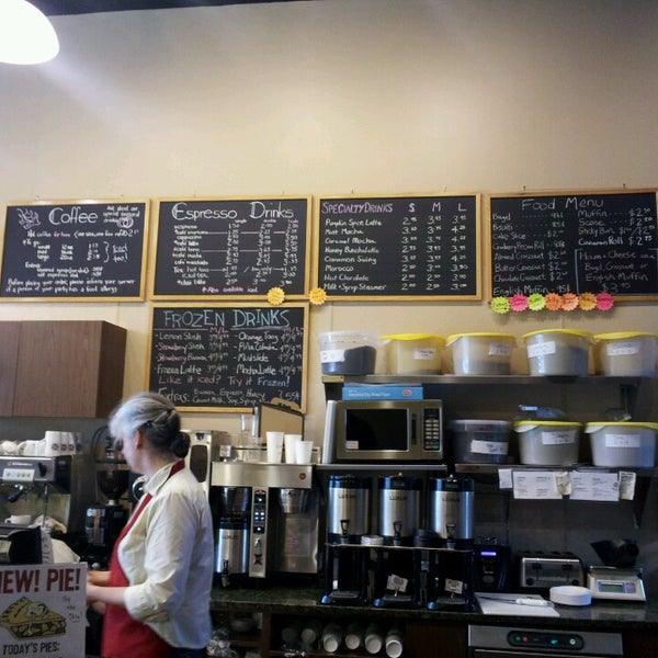 Photo taken at Mystic Coffee Roaster by Dann D. on 5/12/2013