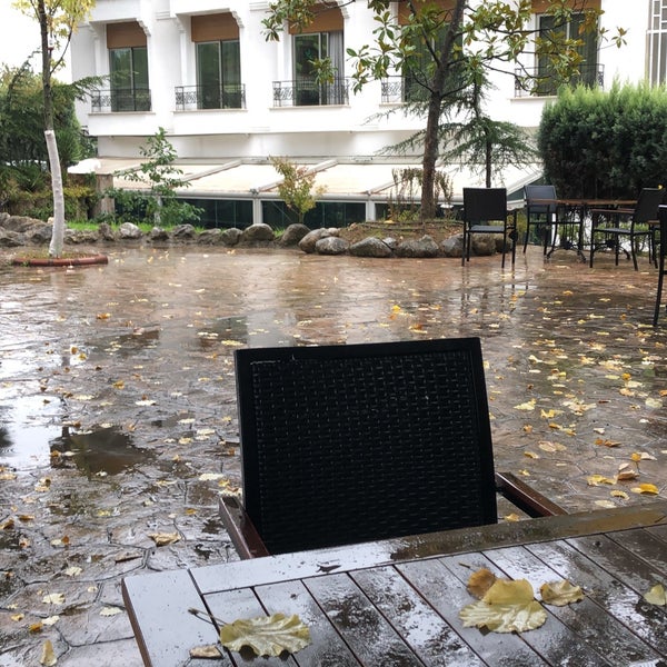 รูปภาพถ่ายที่ El Garden Hotel&amp;Residence โดย Sevgi Ç. เมื่อ 10/19/2021