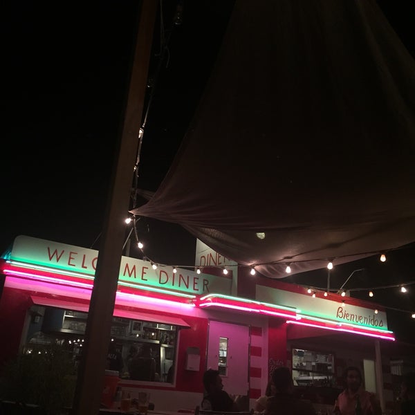 Foto tirada no(a) Welcome Diner por Madeleine Alexandra B. em 3/25/2015