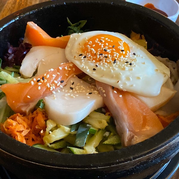 Das Foto wurde bei Seoulkitchen Korean BBQ &amp; Sushi von noodles101 am 2/8/2020 aufgenommen