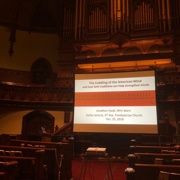 10/25/2018 tarihinde Amelia V.ziyaretçi tarafından Fifth Avenue Presbyterian Church'de çekilen fotoğraf