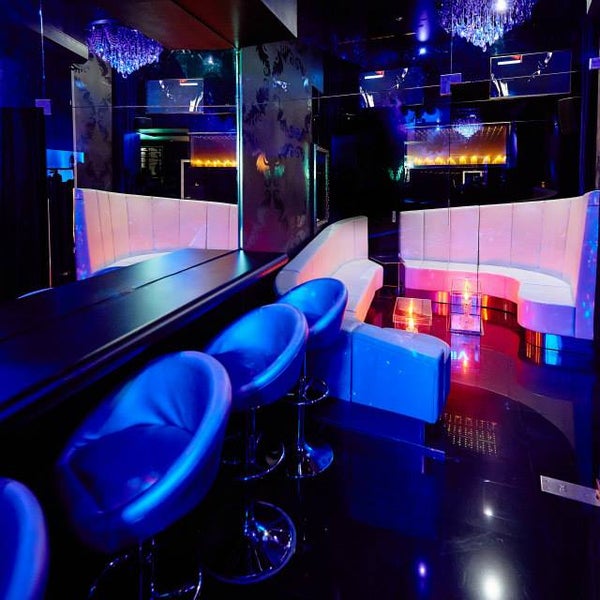 Foto scattata a M1 Lounge Bar &amp; Club da M1 Lounge Bar &amp; Club il 2/10/2015