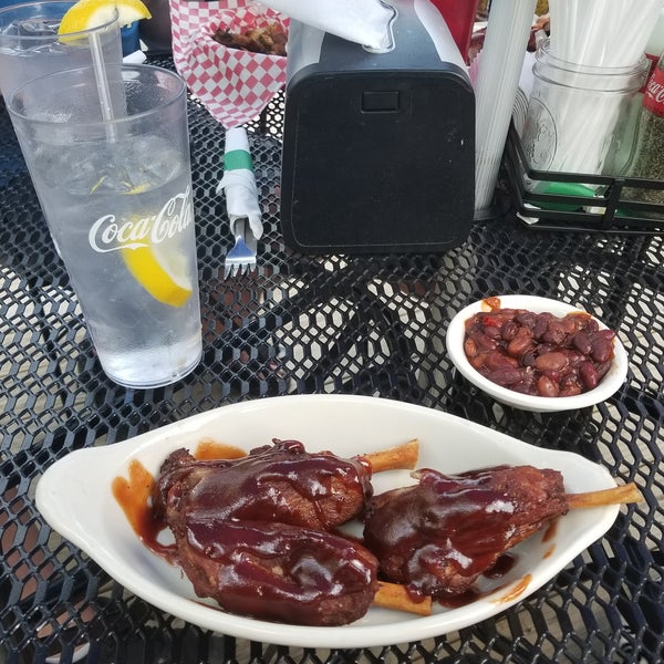 The hogs wings were amazing! We set on the deck and listened to a live musician. The atmosphere was comfortable and the service was nice.