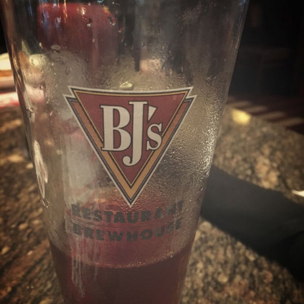 Foto tomada en BJ&#39;s Restaurant &amp; Brewhouse  por David E. el 7/5/2017