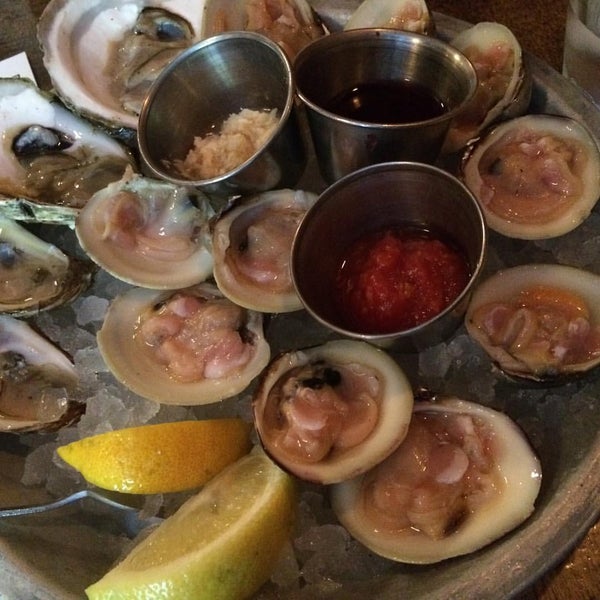 Foto scattata a Upstate Craft Beer and Oyster Bar da Anthony U. il 9/3/2015