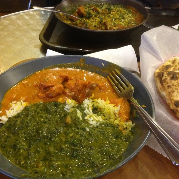 Foto tirada no(a) Bombay&#39;s Indian Restaurant por Steven L. em 3/21/2013