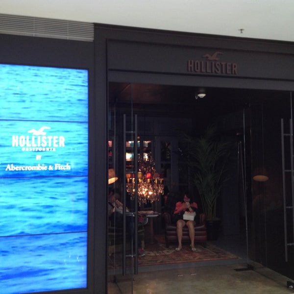 nearest hollister near me