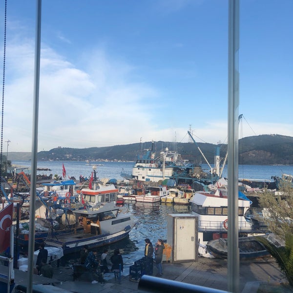 Foto tirada no(a) Dolphin Balık Restaurant por Gulcin D. em 4/11/2019