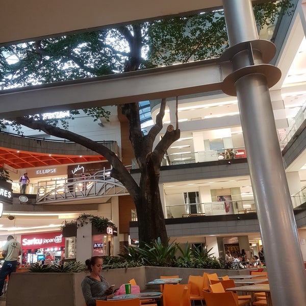 Photo taken at Centro Comercial Oviedo by Jero M. on 5/15/2018