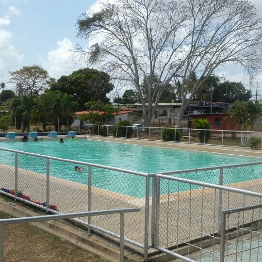 Resultado de imagen para piscina municipal de chorrera