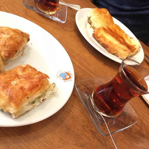 Teyzem Börek Bostanlı Nergis Metro Durağı