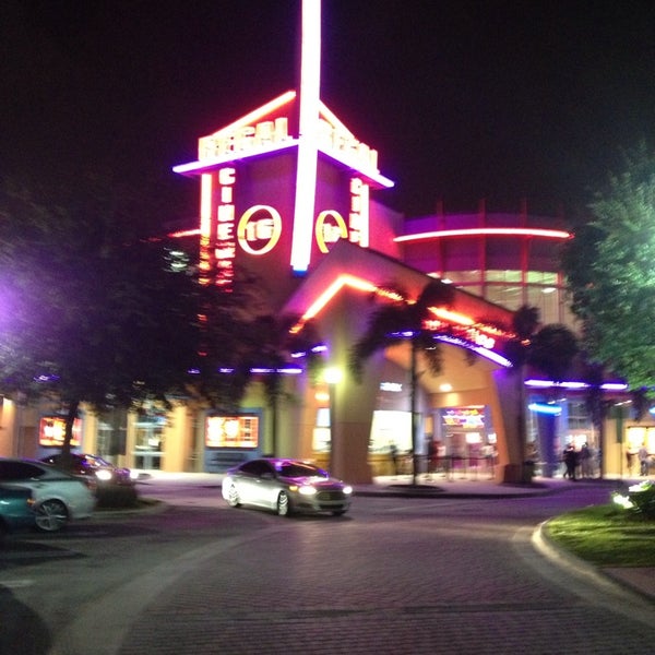 Fotos en Regal Kendall Village IMAX & RPX 8595 S.W. 124 Avenue