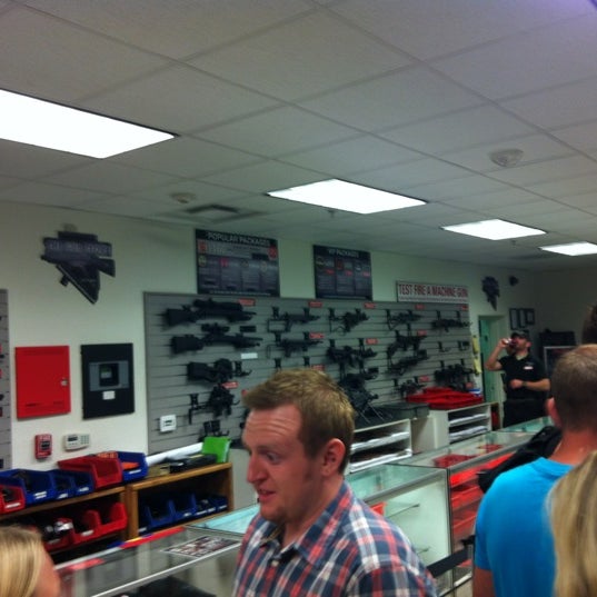Photo prise au The Gun Store par Everardo le9/5/2012