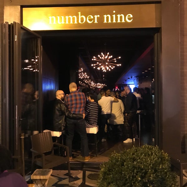 10/2/2017にAlex C.がNumber Nineで撮った写真