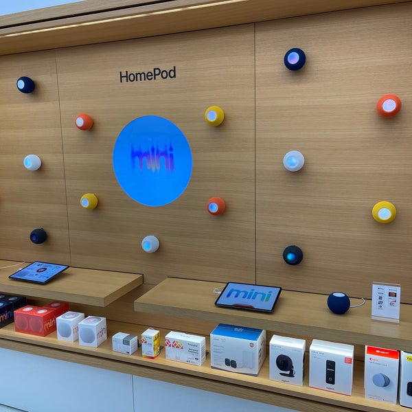 Apple Woodfield Schaumburg, IL