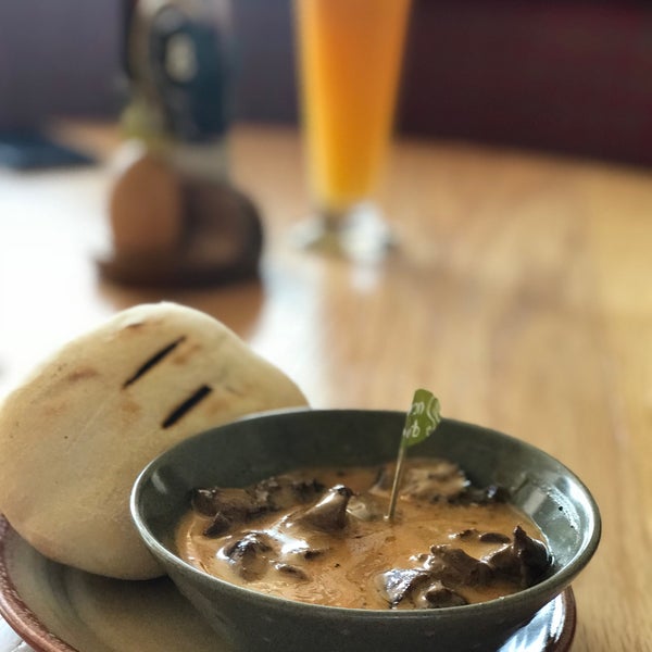 Photo taken at Nando&#39;s Zayed Town by 𝓔𝓐 on 7/2/2018