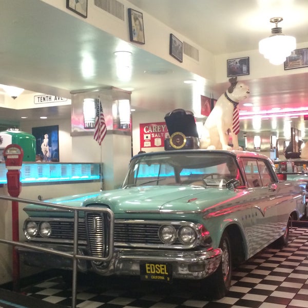 Photo taken at Lori&#39;s Diner by Светлана М. on 12/31/2014