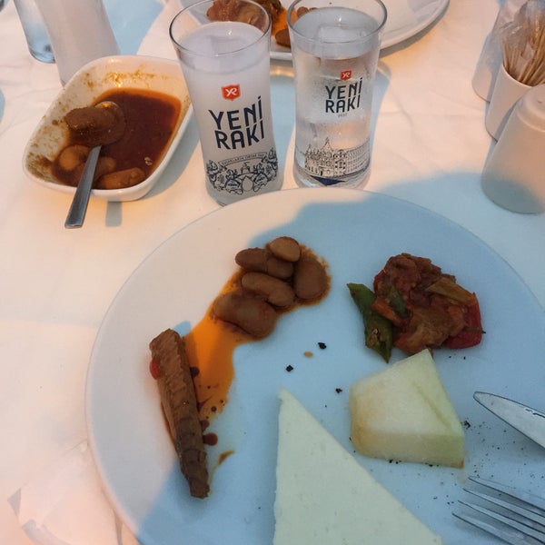 Photo taken at Çardak Restaurant by Serkan Tut on 9/17/2018