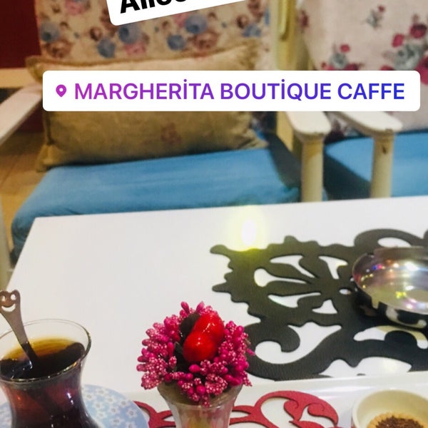 Снимок сделан в Margherita Boutique Caffe пользователем 👰Miss Su Gelinlik👰Alev 11/15/2019