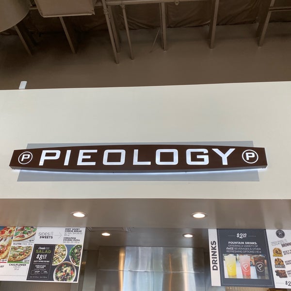 10/14/2019에 Mike W.님이 Pieology Pizzeria에서 찍은 사진