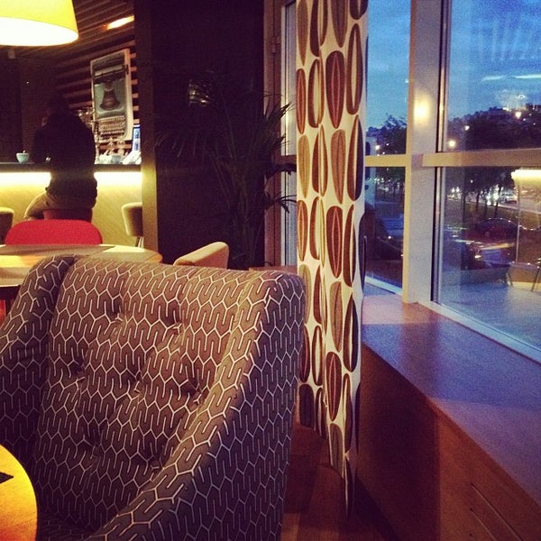 รูปภาพถ่ายที่ TWIGGY café โดย Natalia B. เมื่อ 10/1/2013