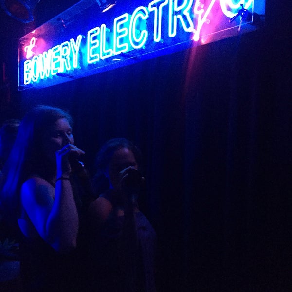 7/22/2017 tarihinde Danielle R.ziyaretçi tarafından The Bowery Electric'de çekilen fotoğraf