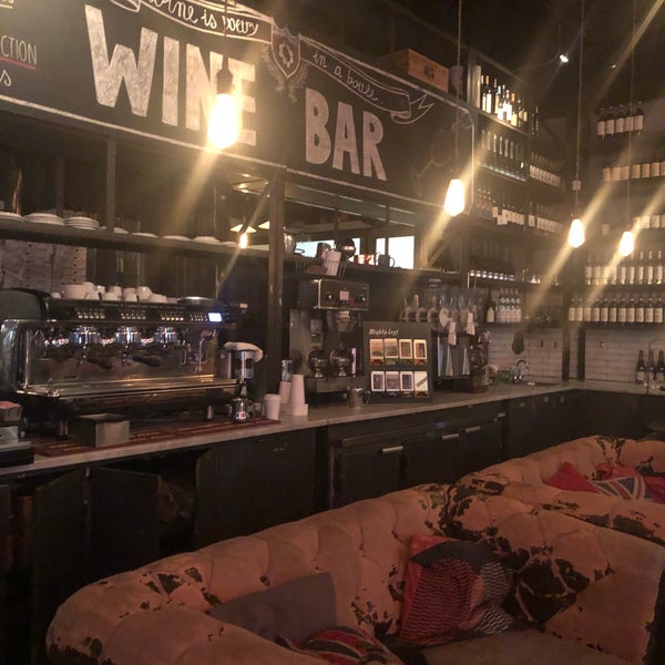 Foto scattata a Fabbrica Restaurant &amp; Bar da Danielle R. il 2/17/2019