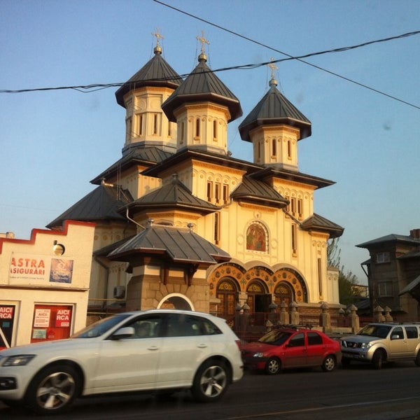Бухарест Церковь Крецулеску